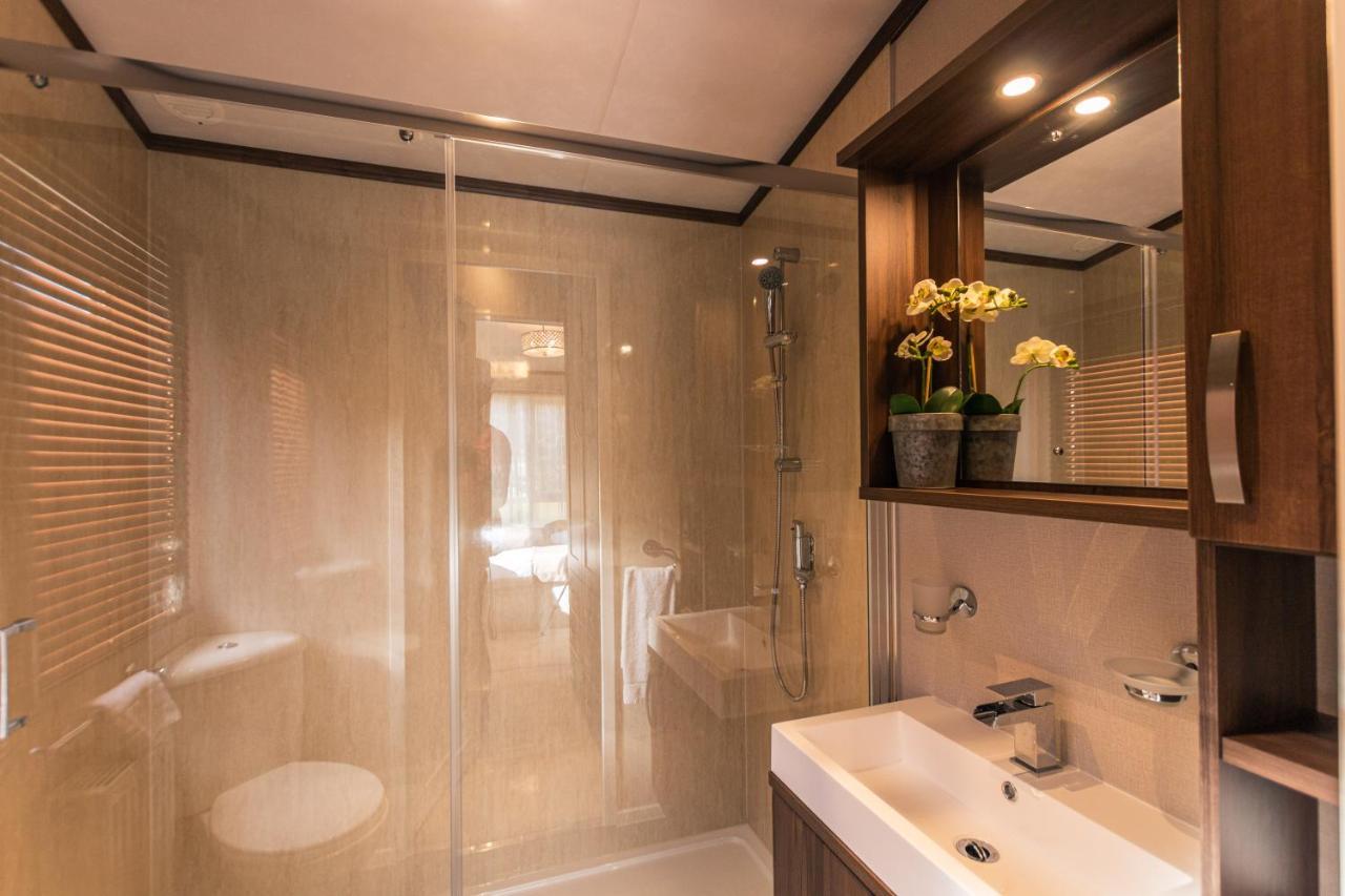 Sutton Lodge With Hot Tub York Bagian luar foto